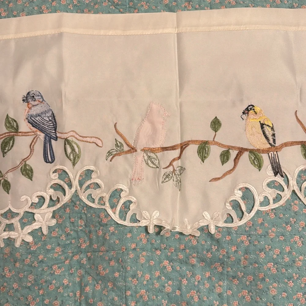 Curtain Valance Topper with Bird Motifs Red and Blue New